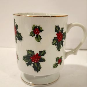 Lefton Holly Footed Mug Christmas Pedestal Coffee Cup Hand Painted Red Berries